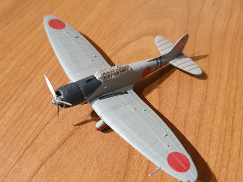 Flugzeugmodell aichi typ 99 - flugzeugmodell,